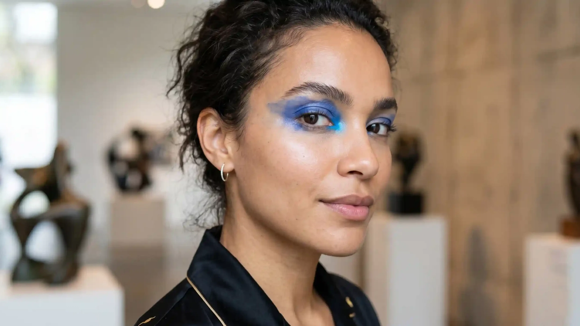 Blue Eyeshadow Make-Up Trend 2026: 5 Ways To Style This Bold Eye Makeup Look Meta Description: From Pat McGrath to SS26 runways, blue is back in vogue. Here are 5 ways to rock frosty cobalt eyeshadow without appearing outdated or cliché.